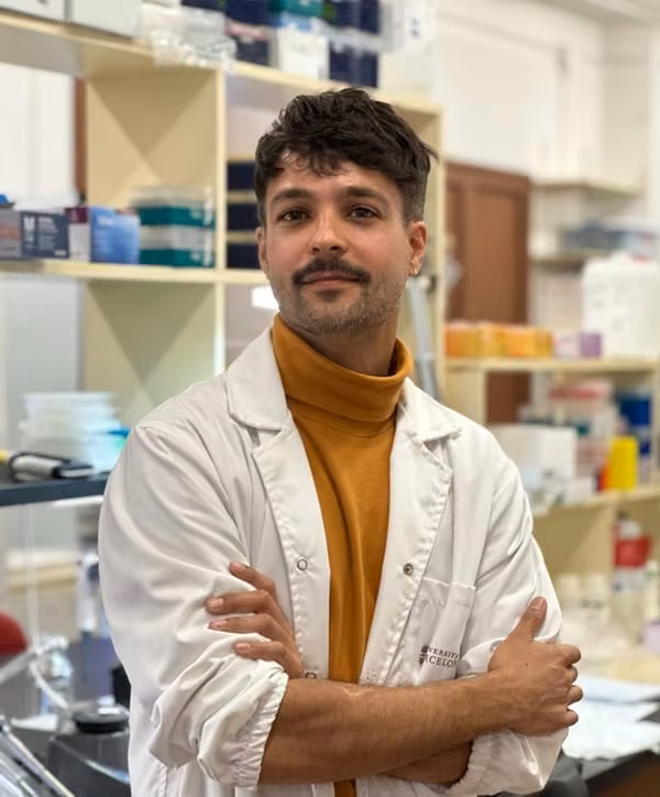 Dr. Juan Moles